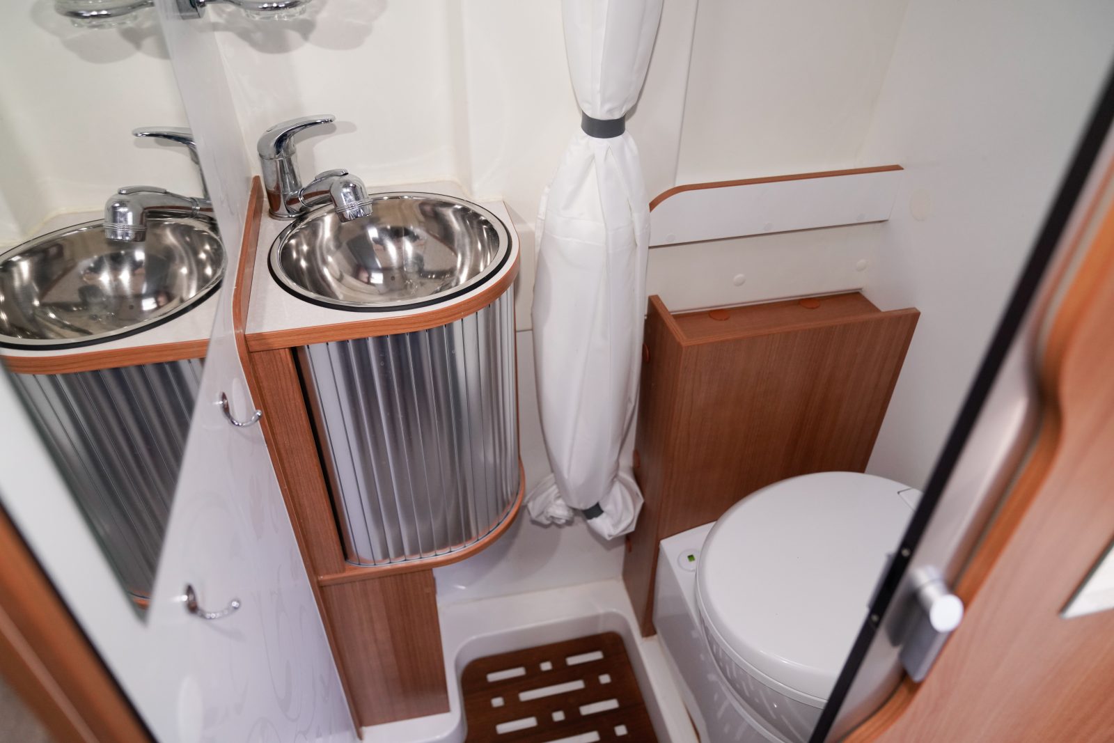 How to Give Your RV the Ultimate Bathroom Remodel